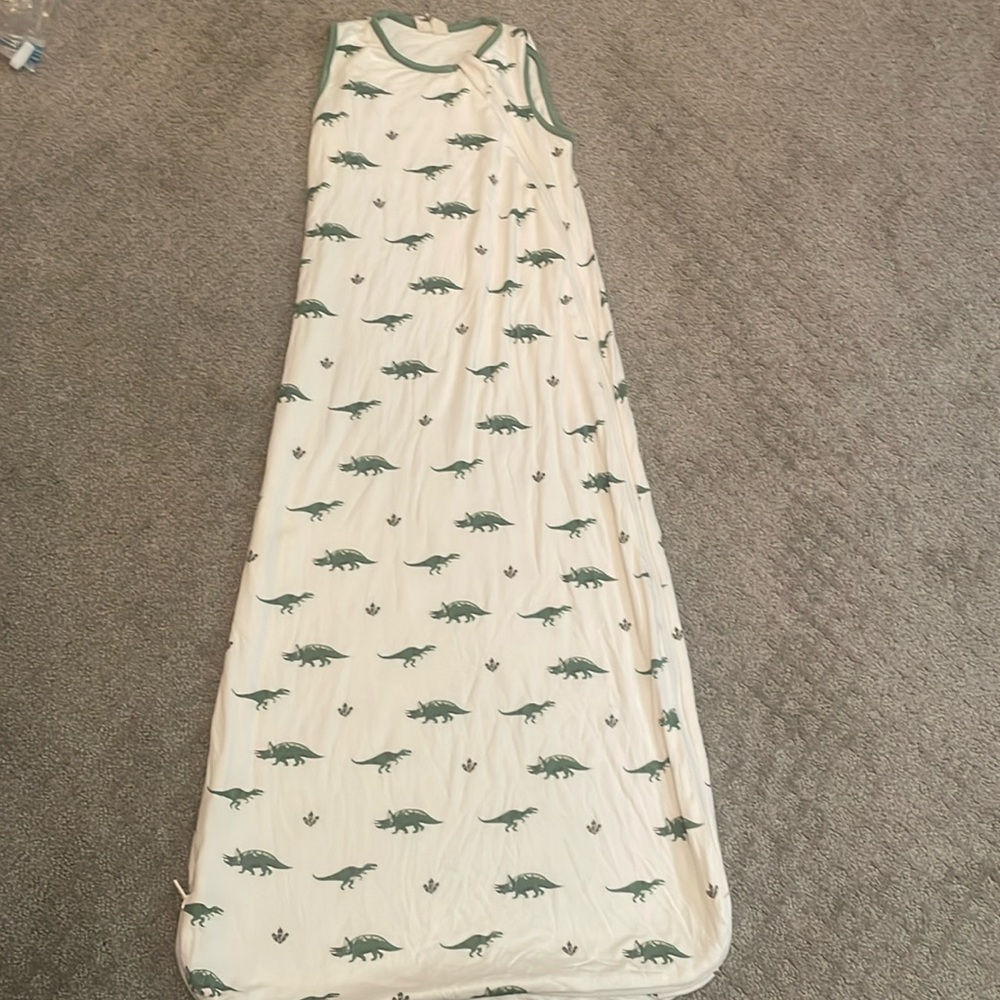 Kyte Baby Sleep Sack. 0.5 Tog 18-36 Months. Unique and limited dinosaur print